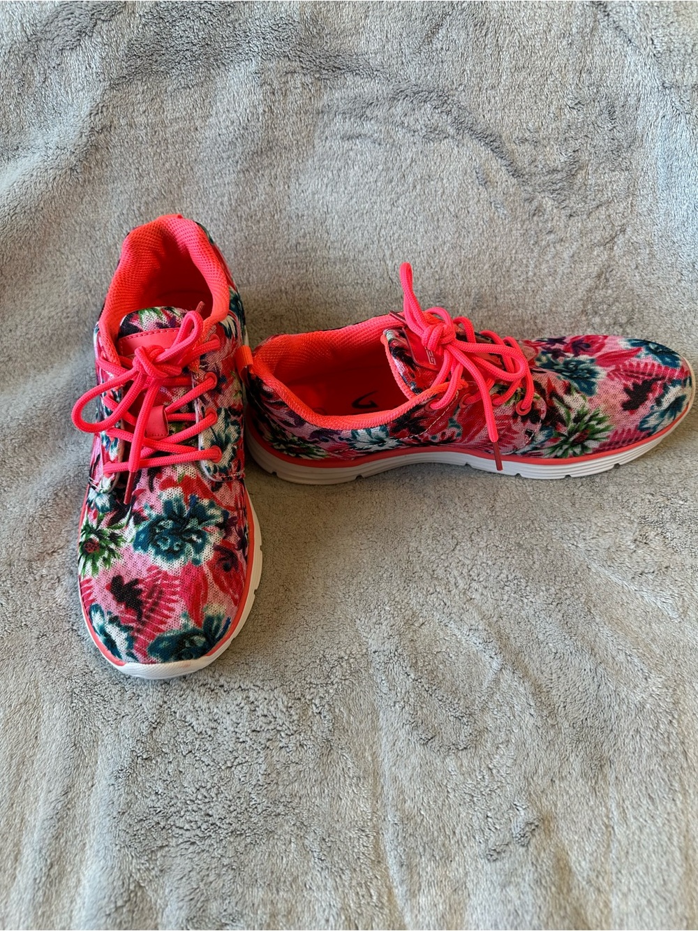 Women's Floral Pink Lightweight Sneakers
